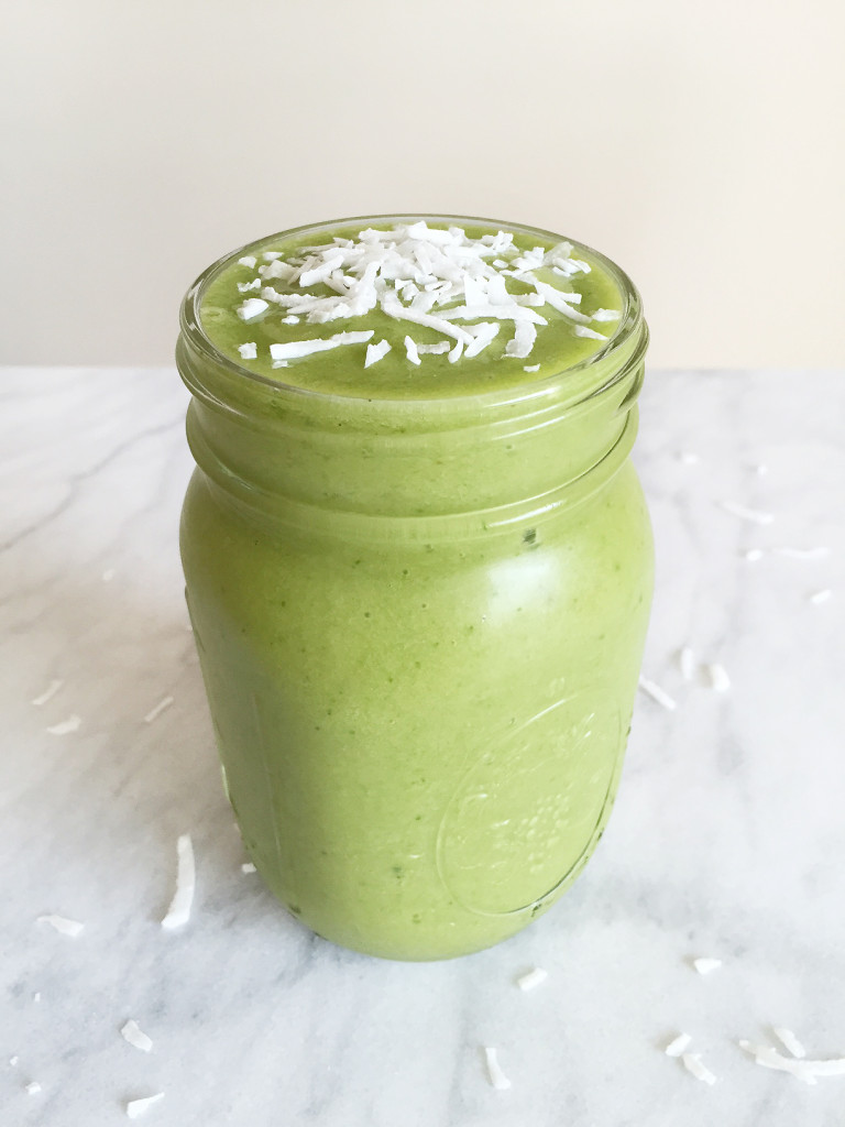 tropical green protein smoothie1 | heatherlaurenlove.com