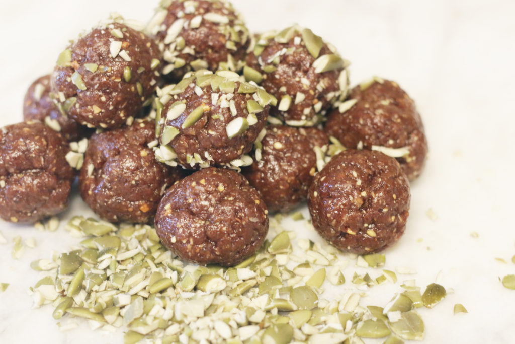 energy date balls | heatherlaurenlove.com