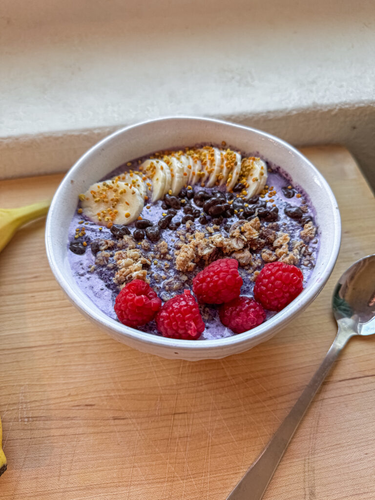 super simple smoothie bowl